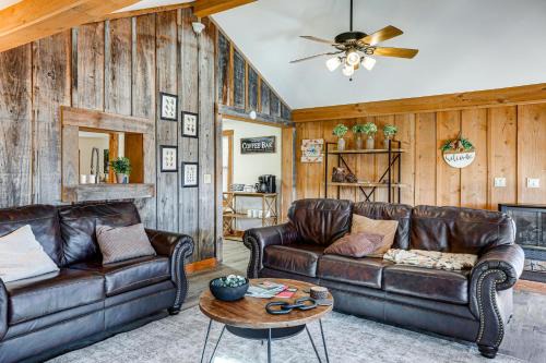Mammoth Spring House | 1/2 Mi to State Park! Riverfront Ozarks Retreat