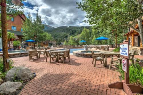 River Run Apartment | 1 Bedroom Plus Murphy Mountain Condo In River Run Village With Mountain Views And Walking Distance To Ski Slopes