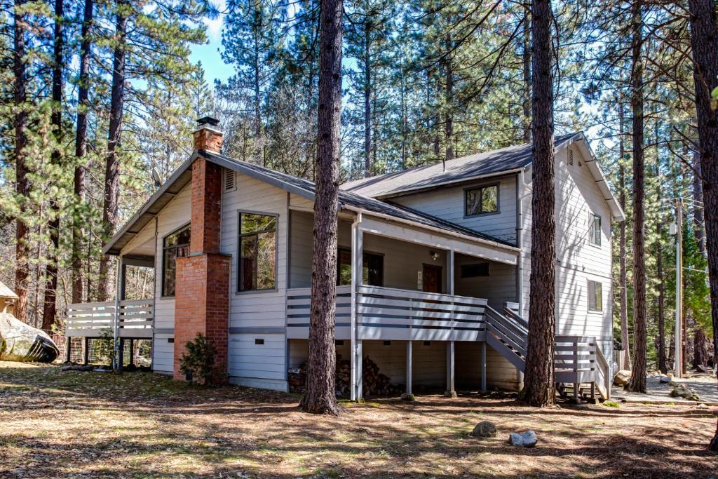 North Wawona House | 1 Cabin Among the Firs