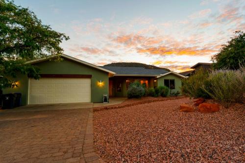 Oak Creek House | 10 Min-Buddha Beach- Oak Creek | Pet & RV Friendly