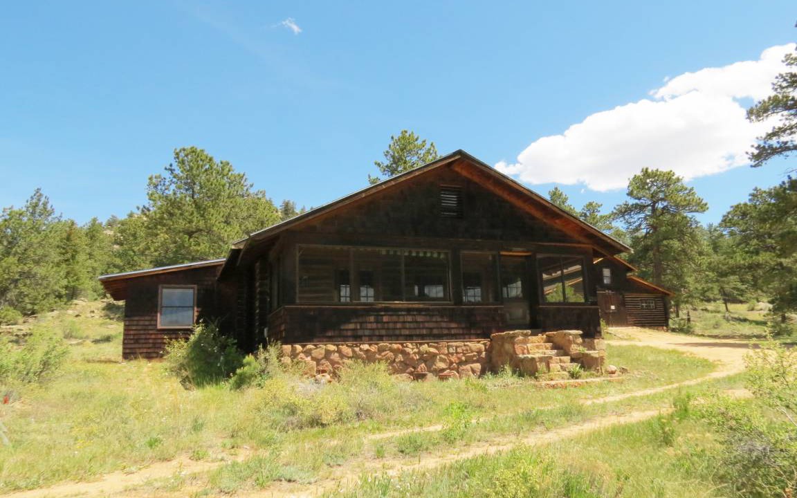 Estes Park Cabin | 122 m² Cabin ∙ 2 bedrooms ∙ 6 guests