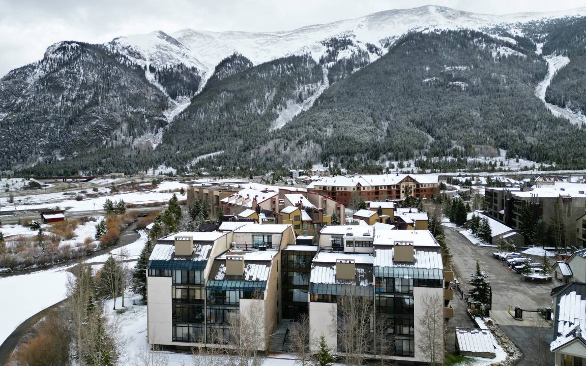 East Village at Copper Condo | 149 m² Condo ∙ 3 bedrooms ∙ 9 guests