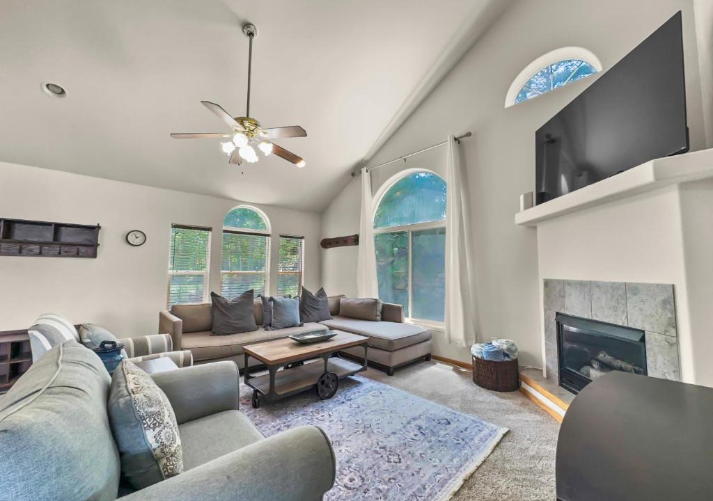 Wildernest Apartment | 173 Buffalo Drive