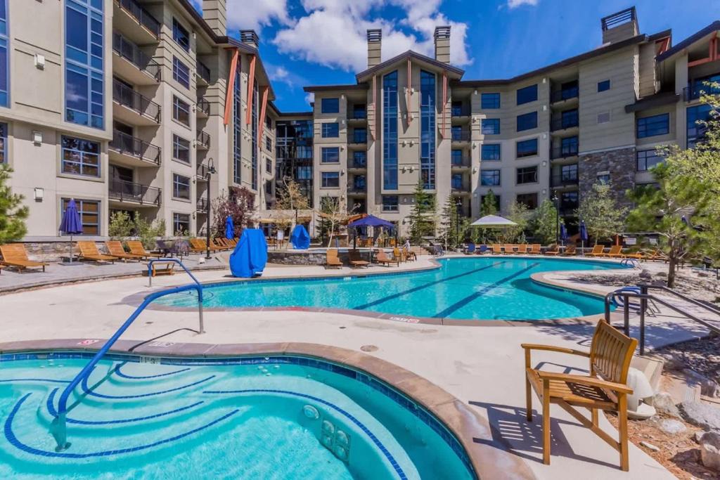 Mammoth Lakes Apartment | 2 BDR Family Resort Condo with Pool Lounge & Mountain Views