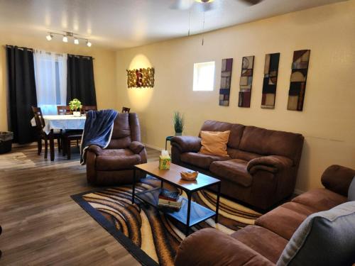 Keeling Apartment | 2-bed condo, cook-ready kitchen, and laundry, 5-8 minutes from University of Arizona and downtown Tucson