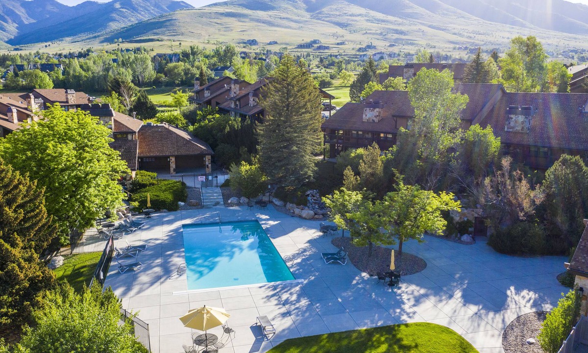 Wolf Creek Condo | 2 Bedroom Condo, Mountain and Golf Course Views!