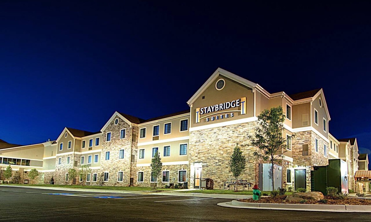 West Valley City Apartment | 2 Bedroom Suite! Free Breakfast Buffet. Pool, Hot Tub & Waterslide Access.Close to Salt Palace Convention Center