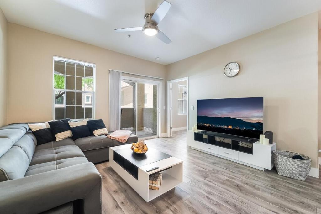 Rhodes Ranch Apartment | 2 BR Vegas Oasis Pool Parking Near Strip