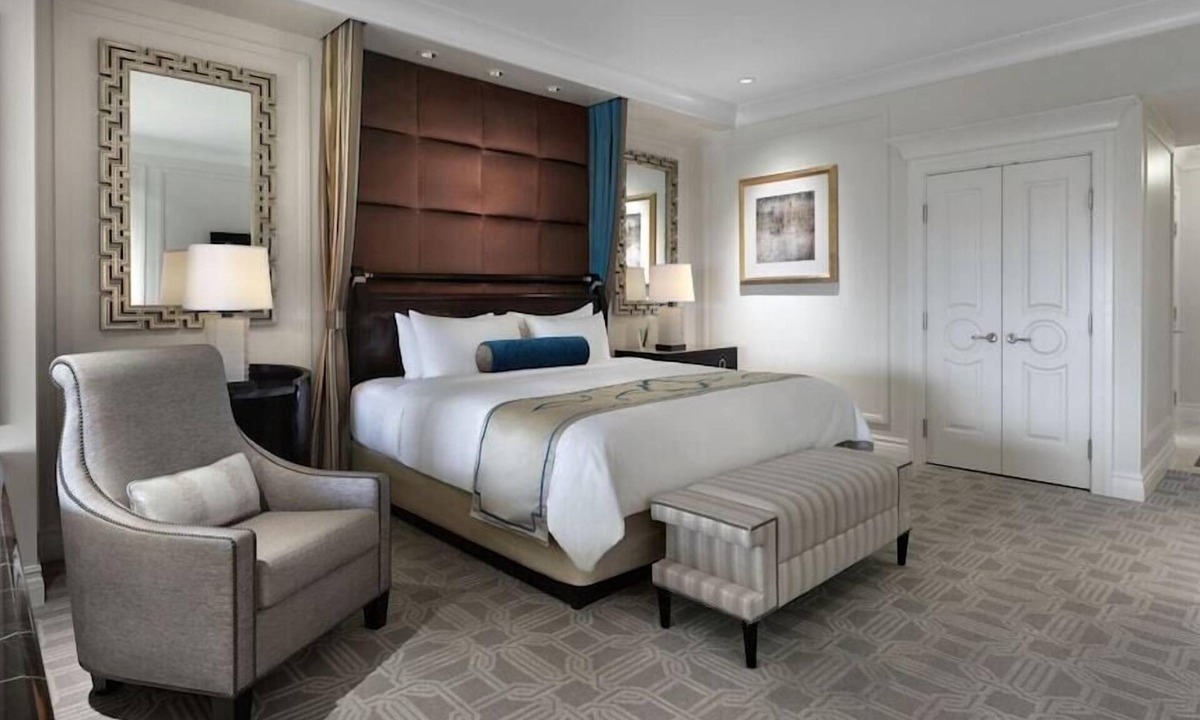 Las Vegas Hotel | 2 Connecting Suites at a 5⭐️ Hotel