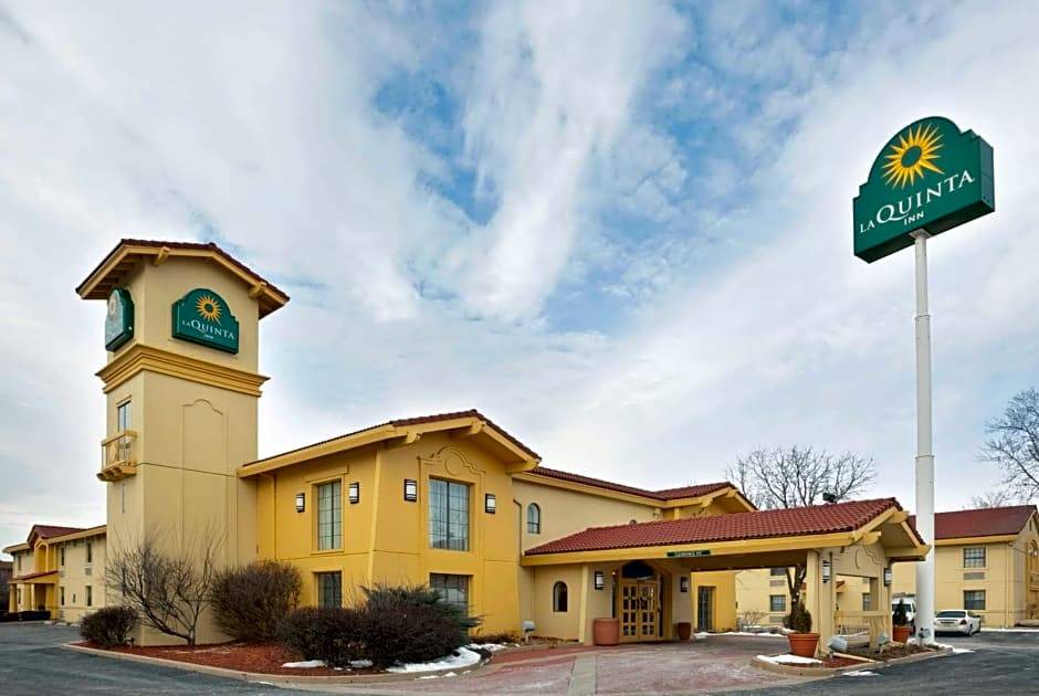 North Central Omaha Hotel | 2-Star Hotel ∙ La Quinta Inn by Wyndham Omaha West