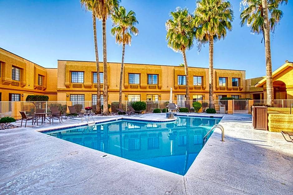 Green Valley Hotel | 2-Star Hotel ∙ Best Western Green Valley Inn