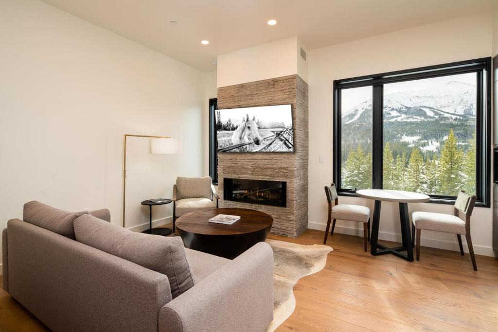 Big Sky Apartment | 223 LakeLodge