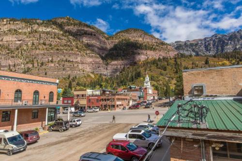Ouray House | 225 6th Avenue 4