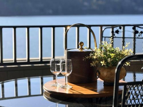 Coeur d'Alene House | 2BR Condo Lake Access Balcony & Pool