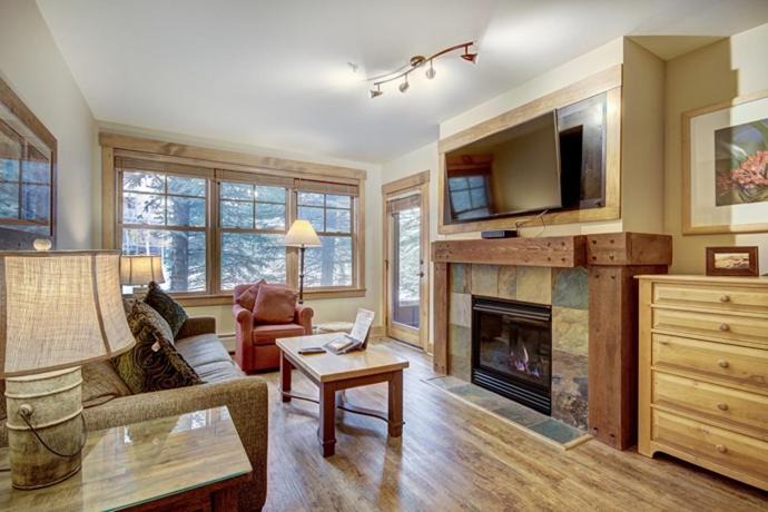 River Run House | 2BR plus Murphy - Springs 8802 Condo - Short Walk to Gondola- Kids Ski Free! townhouse