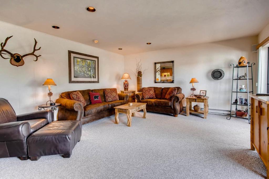 Mount Crested Butte Apartment | 3 Br Unit With Fireplace & Mountain Views Condo