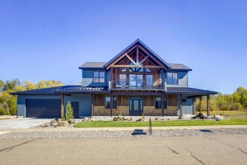 Red Lodge House | 3 Mi to Dtwn Red Lodge: Mtn-View Home w/Hot Tub