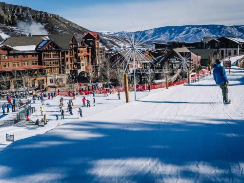 Snowmass Village Apartment | 300 Carriage Way
