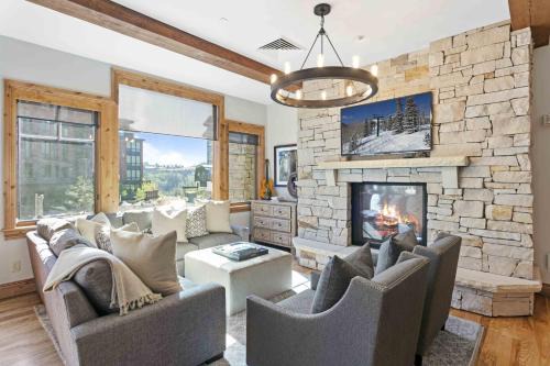 Empire Pass Apartment | 302 - Four Bedroom Silver Strike condo