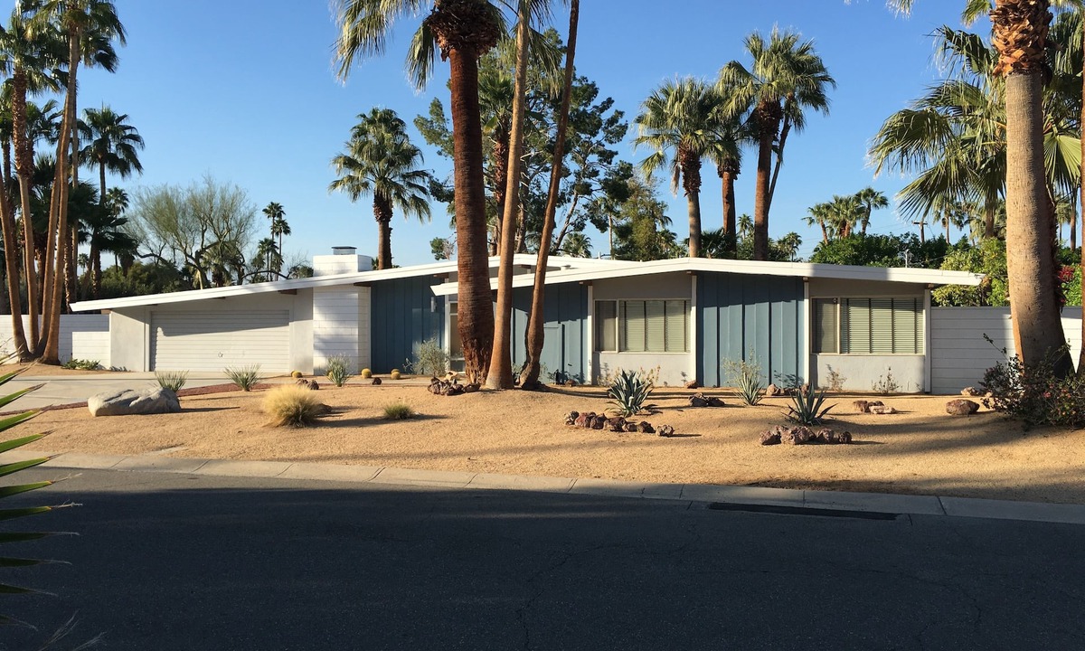 Sunmor House | 31 Palms: A Mid-Century Retreat in Central Palm Springs
