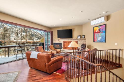 Aspen House | 315 Park Avenue, Luxury Townhouse with River Views in Aspen