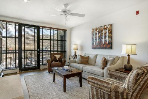Avon Apartment | 320 Chapel Square condo