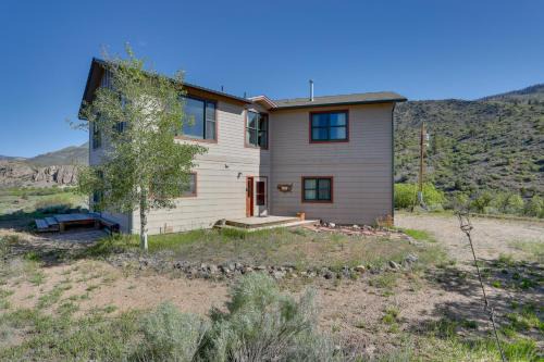 Gypsum House | 360-Degree Mountain Views! Lake Retreat in Gypsum