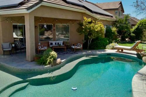 Raisin House | 3BR Family Home with Pool and Hot Tub