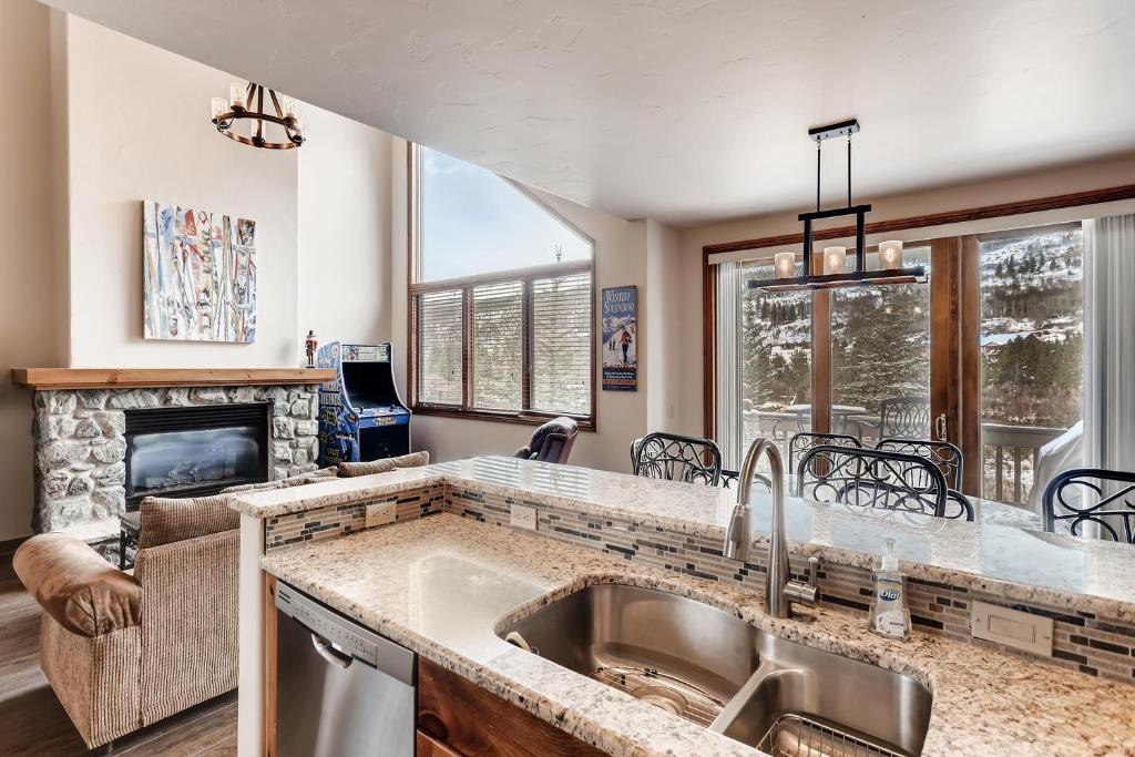 Mountain House House | 3BR Townhome - Walk to Slopes