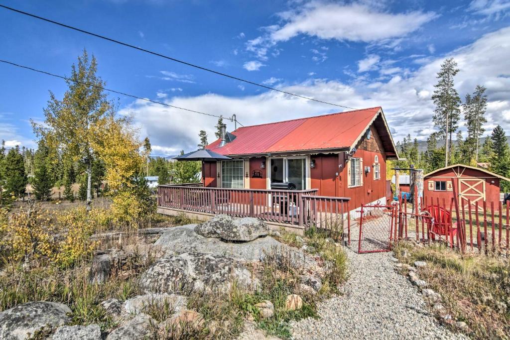 Grand Lake House | 4 Mi to Grand Lake: Mtn-View Cabin w/Fire Pit!