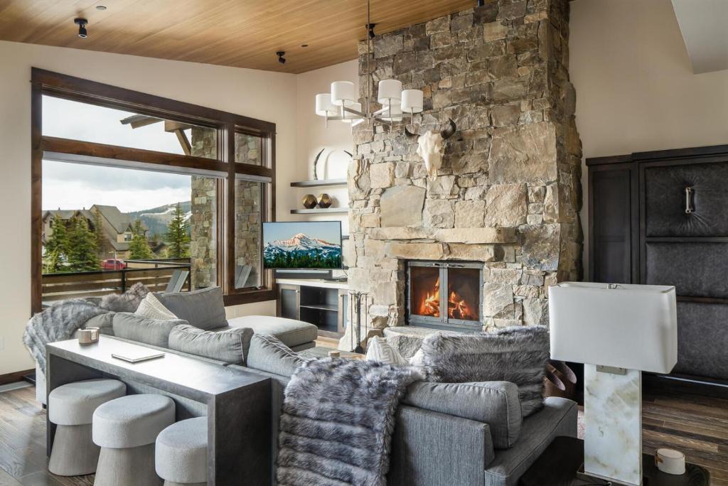 Big Sky House | 4B Lodgeside
