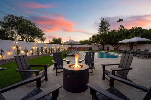 Cavalier Estates House | 5 BR with Heated Pool, Fire Pit, BIG Backyard in Paradise Valley
