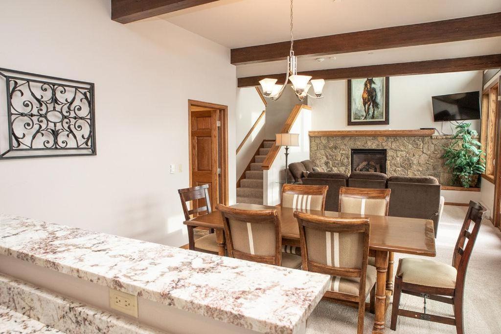 Mountain Star House | 6 Chambertin Townhomes Townhouse