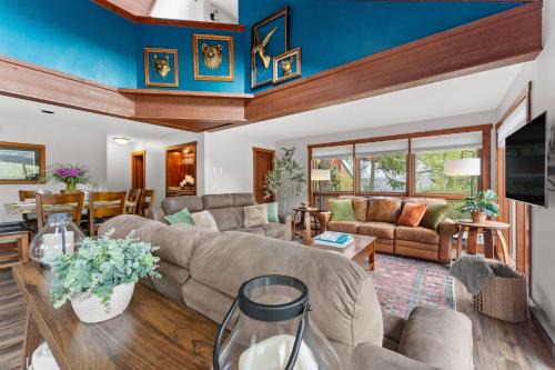 Keystone House | 67 W Hanson Road : 2