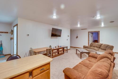Gary Apartment | 7 Mi to Lake Cochrane: Quaint Gary Getaway!
