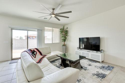 Phoenix House | 7 Mi to State Farm Stadium: Pet-Friendly Retreat!