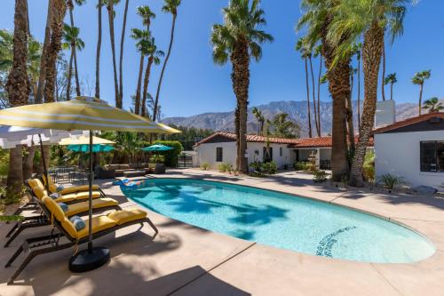 Racquet Club West House | 77 Palms
