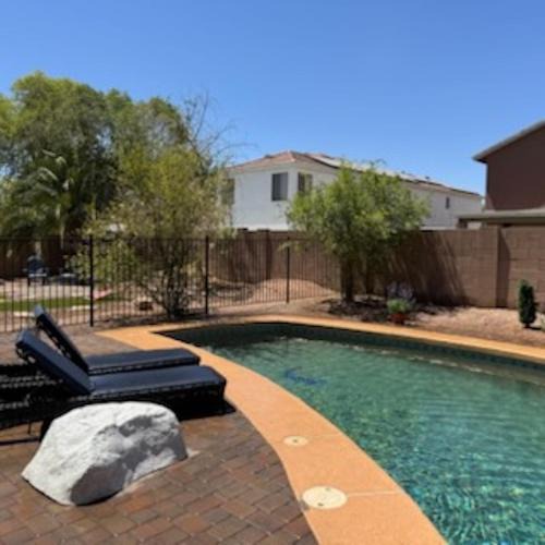 Canyon Trails House | 7BR Sleeps 16 plus POOL Games BBQ Family Friends Corporate Teams RETREAT