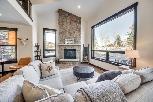 South Forty House | 8 Mi to Keystone Resort: Mtn-View Townhome