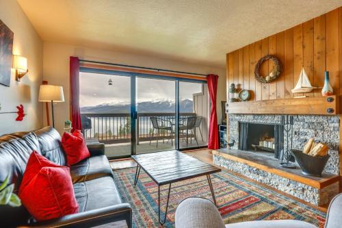 Dillon House | 8 Mi to Keystone Resort: Dillion Condo w/Hot Tub!