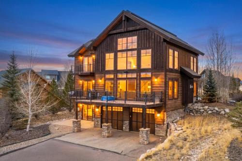 Grand Elk Ranch House | 892 Saddle Ridge