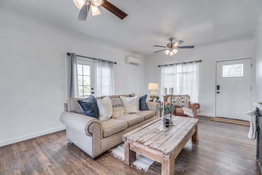 Tucson House | 940A Florita