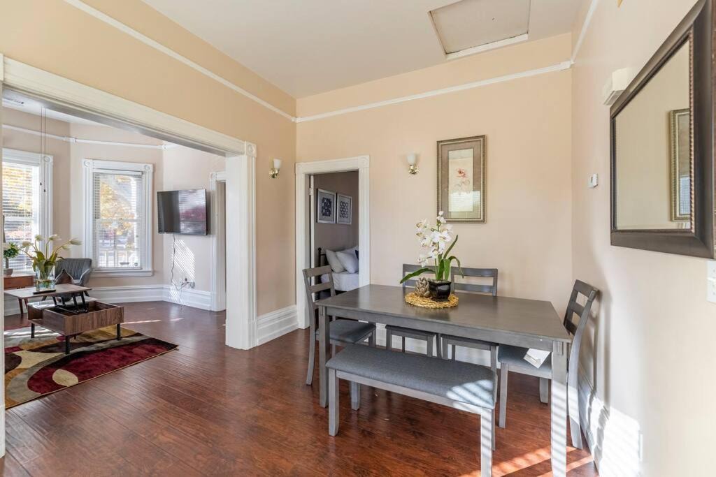 North Oak Park House | A+ 2 BR Victorian Home away from Home