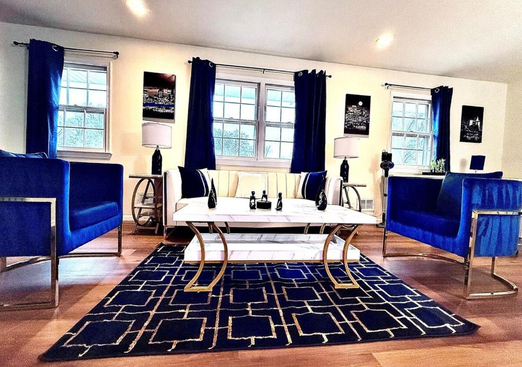 West Omaha House | A Touch of Luxury