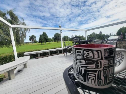 Sequim House | Abrams Unique Golf Course Retreat Hot Tub and Firepit