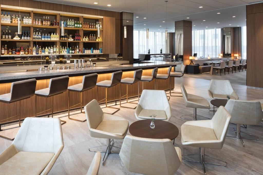 South Loop Hotel | AC Hotel by Marriott Bloomington Mall of America