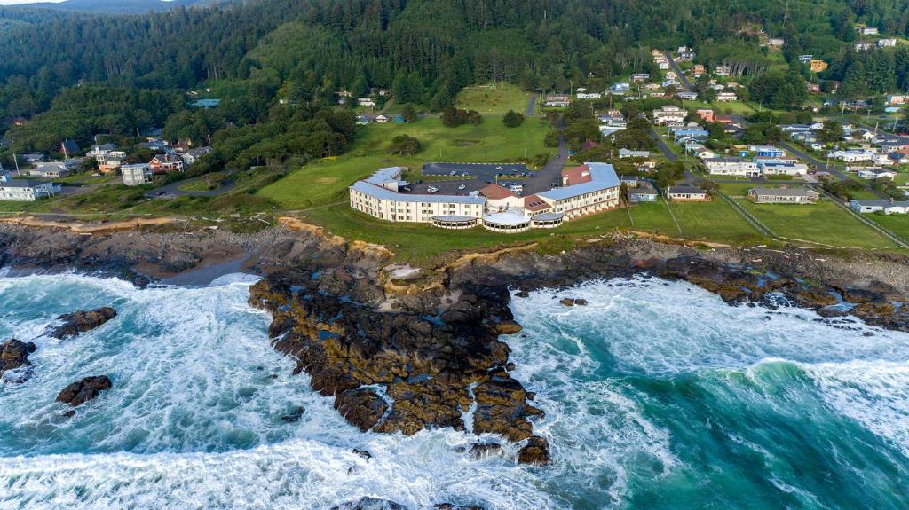 Yachats Hotel | Adobe Resort