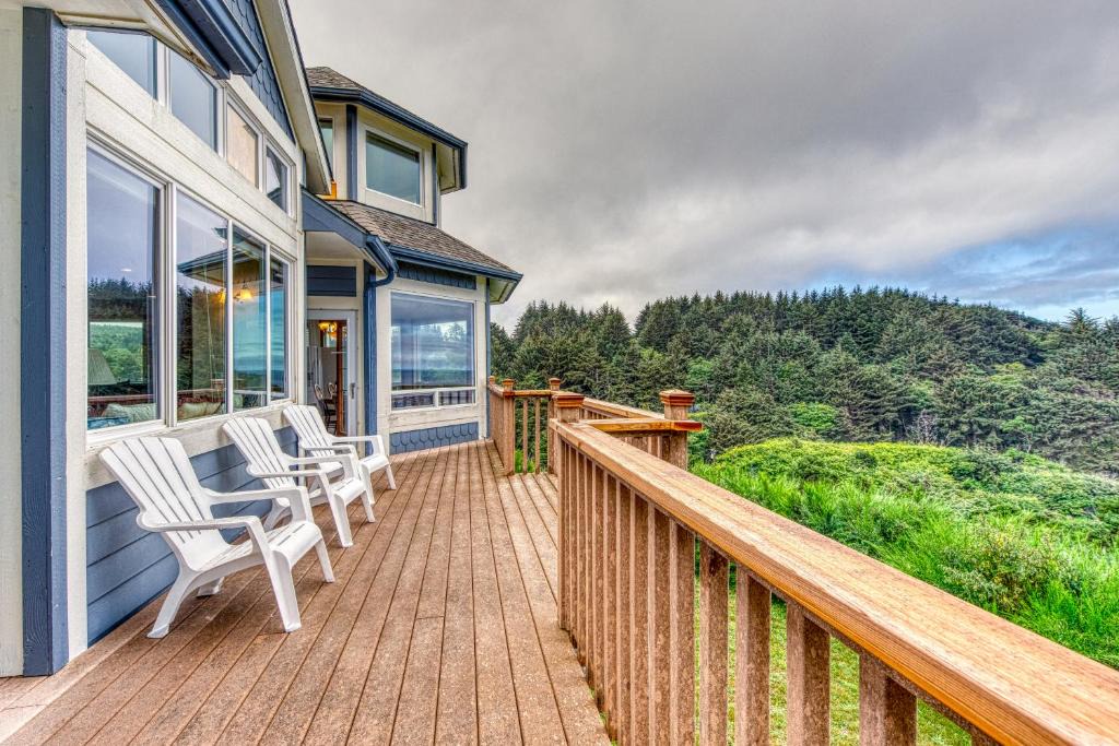 Bandon House | Agate Beach Haven - 4 Bed 4 Bath Vacation home in Bandon