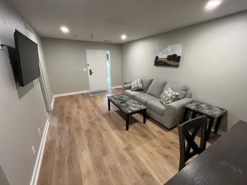 South Central Omaha Apartment | Aksarben Apt-Cozy One Bedroom