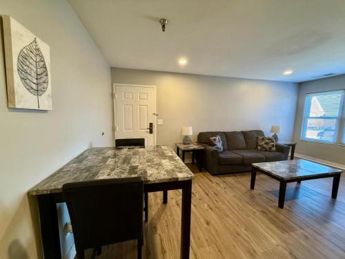 South Central Omaha Apartment | Aksarben View Gem-Near UNO